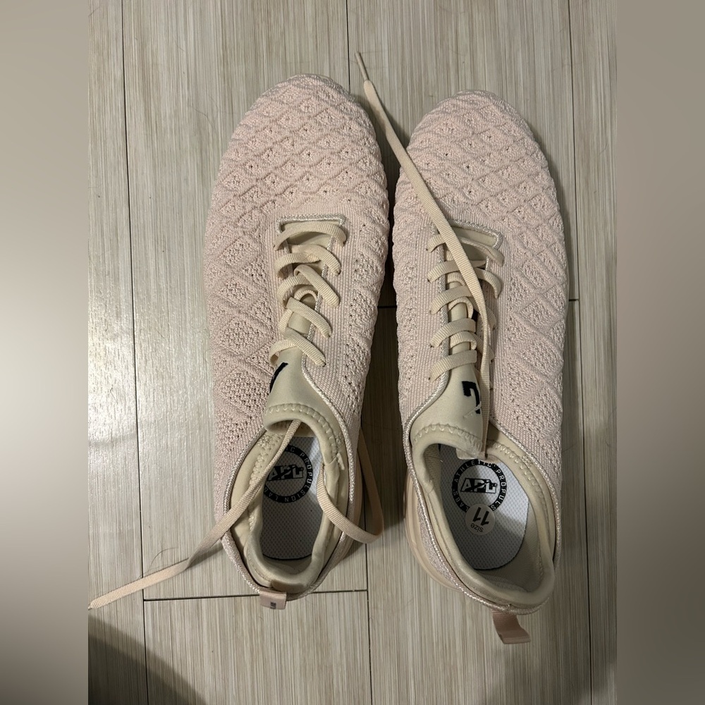 Like New APL Techloom Phantom Tennis Shoes - Picture 2 of 12